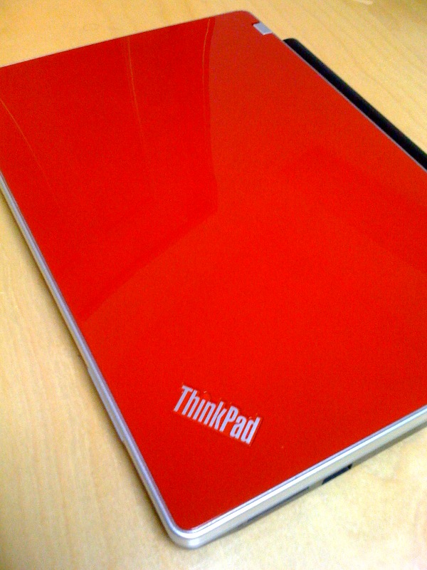 ThinkPad Edge 11、赤色はかっこいい